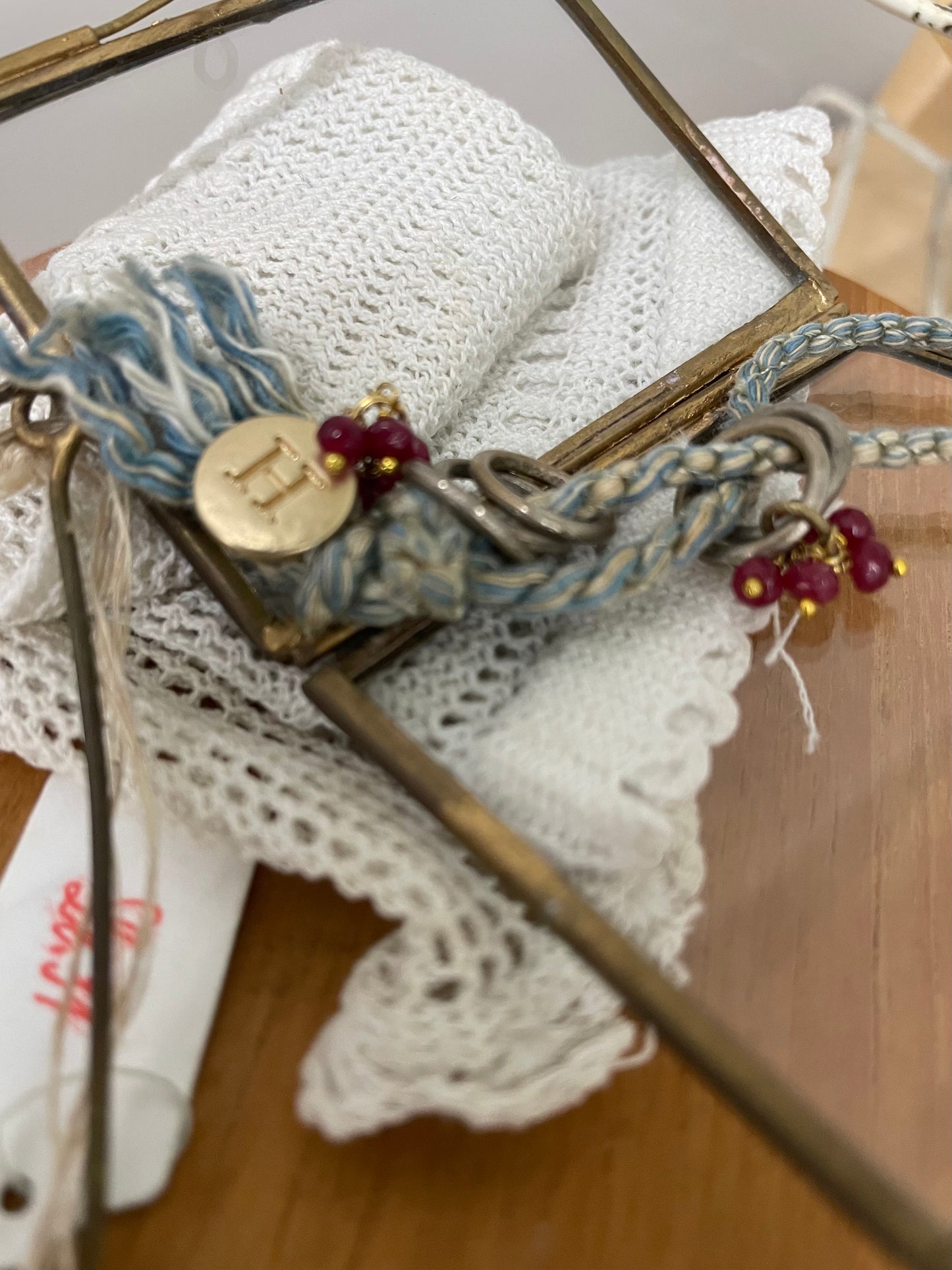 No.5 赤いルビー色ビーズチャーム