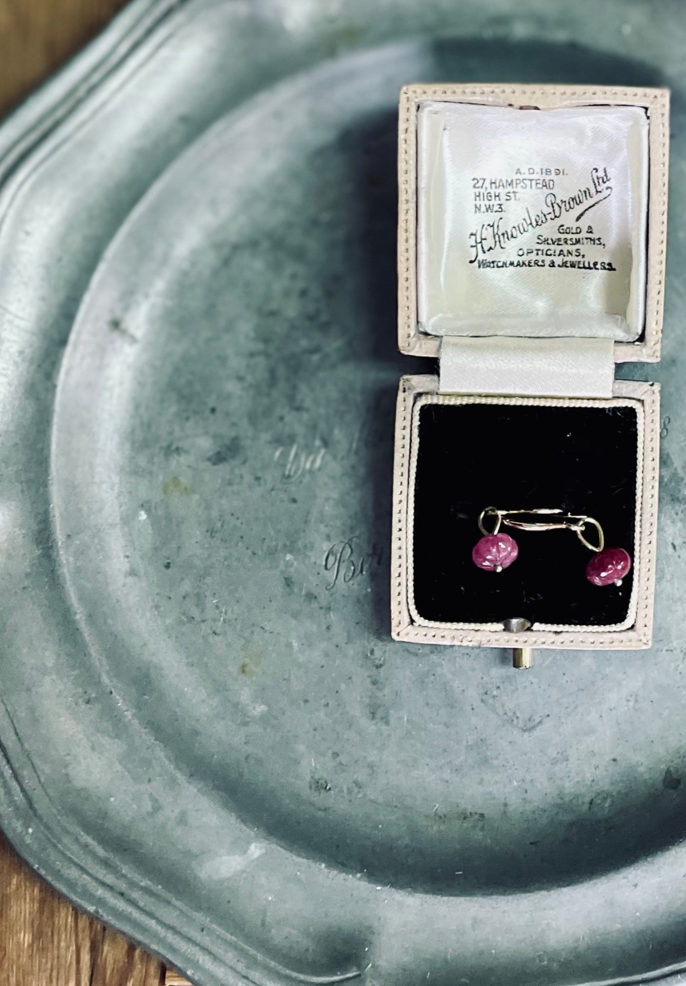 ルビーカービングアートピースペンダントトップ