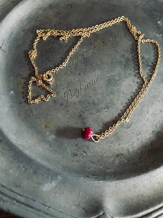 ルビーカービングアートピースペンダントトップ