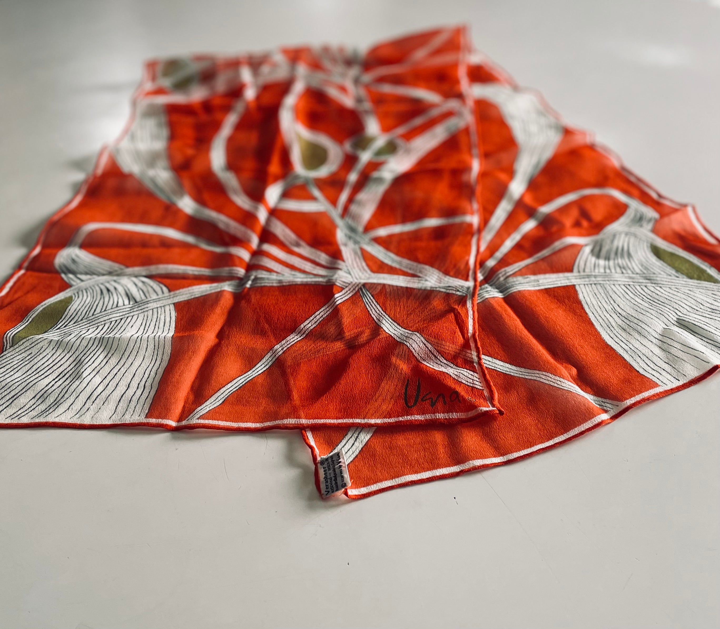 Vera Neumann Scarf – Le.31